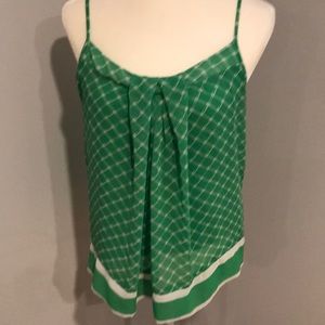 Medium green tank top.